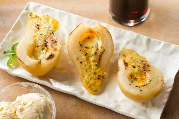 Samuel Adams Octoberfest Poached Pears with Honey Samuel Adams Octoberfest Poached Pears with Honey
